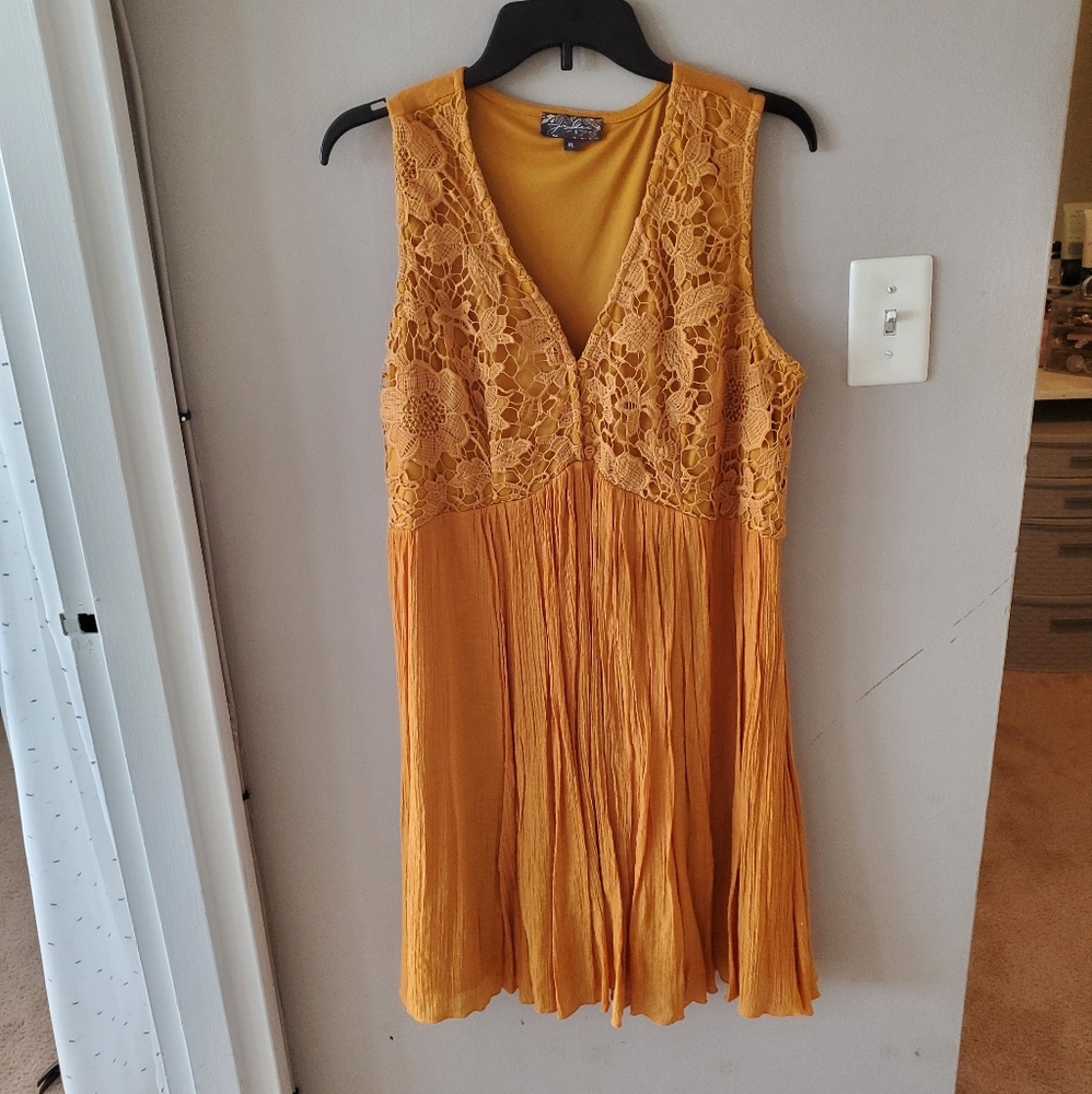 J. Glee | XL | Sleeveless Mustard Floral Laced-Pleated bottom Dress | Never Worn